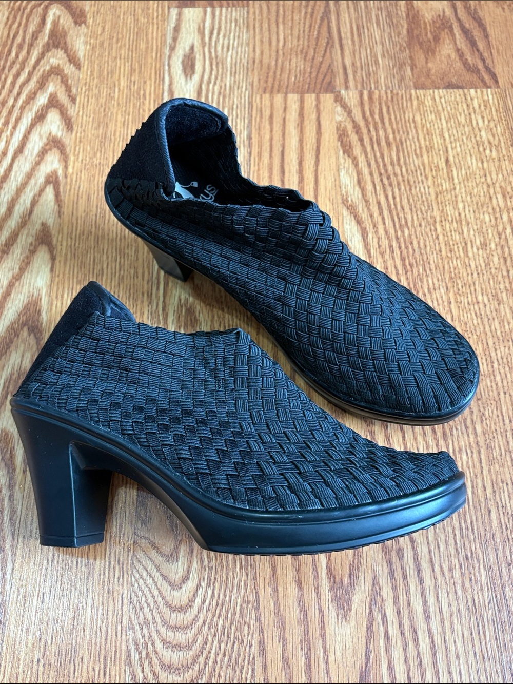 NWOB Corky's Hot 7 Black Slip-On Heeled Shoes Woven Elastic Upper Size 6M
